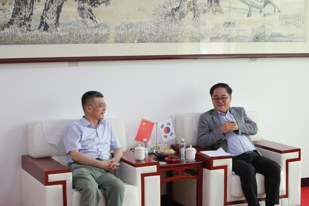 133F5